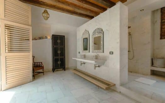 Casa Antonio – Renovated Colonial House 6Bdr