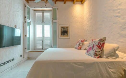 Casa Antonio – Renovated Colonial House 6Bdr