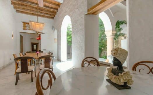 Casa Antonio – Renovated Colonial House 6Bdr