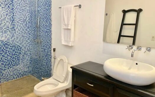 Cheerful 5 BR House W/Pool in the Wall City