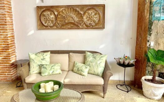 Cheerful 5 BR House W/Pool in the Wall City
