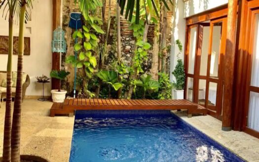 Cheerful 5 BR House W/Pool in the Wall City