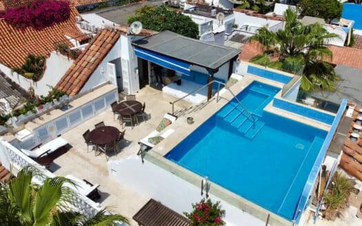LUXURY 7 BR Mansion in Old City with Rooftop Pool