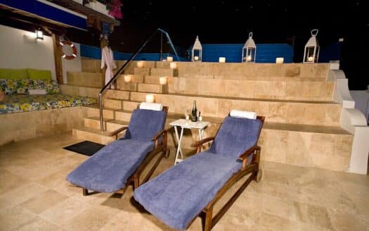 LUXURY 7 BR Mansion in Old City with Rooftop Pool