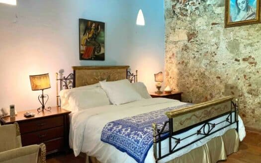 Old City 5BR COLONIAL Mansion Private Pool Jacuzzi
