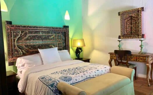 Old City 5BR COLONIAL Mansion Private Pool Jacuzzi
