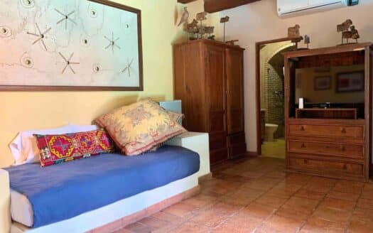 Old City 5BR COLONIAL Mansion Private Pool Jacuzzi