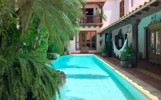 Old City 5BR COLONIAL Mansion Private Pool Jacuzzi