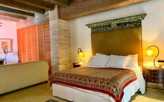 Old City 5BR COLONIAL Mansion Private Pool Jacuzzi