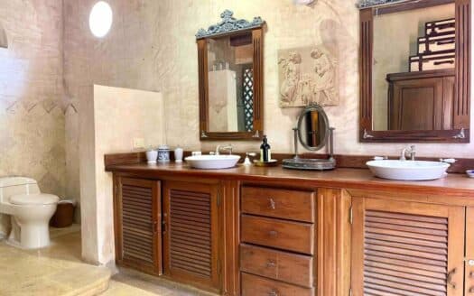 Old City 5BR COLONIAL Mansion Private Pool Jacuzzi