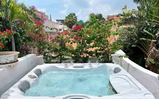 Old City 5BR COLONIAL Mansion Private Pool Jacuzzi