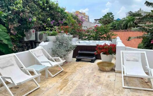Old City 5BR COLONIAL Mansion Private Pool Jacuzzi