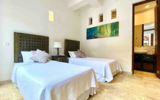 STUNNING 5 Bedroom Mansion in the old City