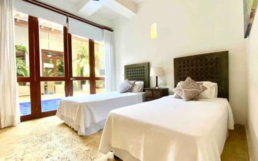 STUNNING 5 Bedroom Mansion in the old City