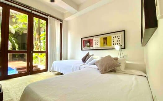 STUNNING 5 Bedroom Mansion in the old City