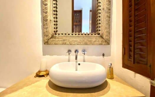 STUNNING 5 Bedroom Mansion in the old City