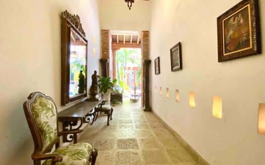 STUNNING 5 Bedroom Mansion in the old City