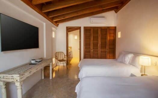 4 Bedroom Luxury House in Old City