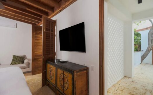 4 Bedroom Luxury House in Old City