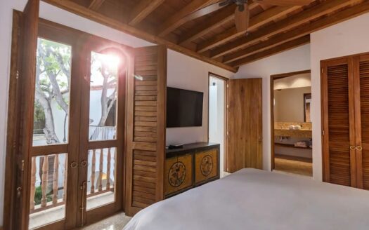 4 Bedroom Luxury House in Old City