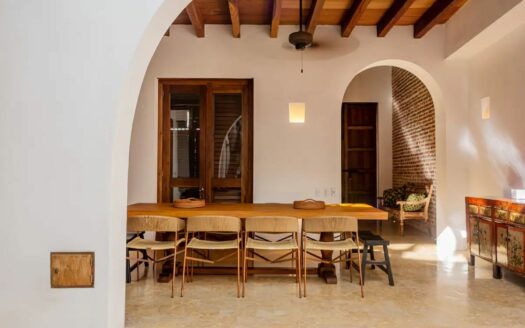 4 Bedroom Luxury House in Old City