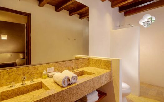 4 Bedroom Luxury House in Old City