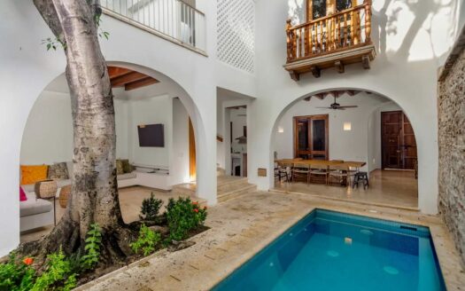 4 Bedroom Luxury House in Old City