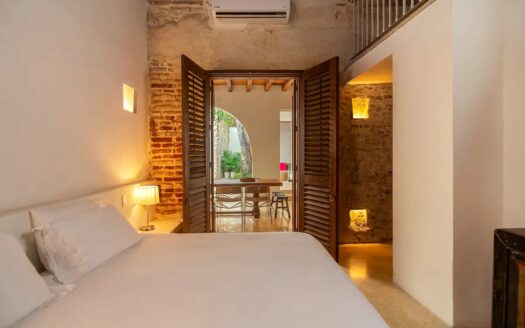 4 Bedroom Luxury House in Old City