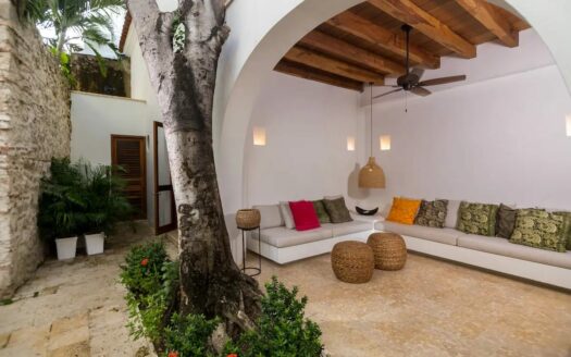 4 Bedroom Luxury House in Old City