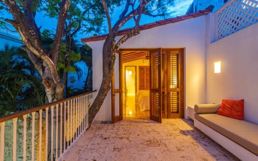 4 Bedroom Luxury House in Old City