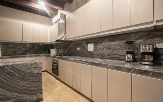 5 Bedroom Luxury Villa in Old City