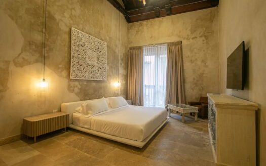 5 Bedroom Luxury Villa in Old City