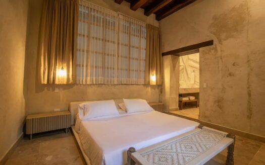 5 Bedroom Luxury Villa in Old City