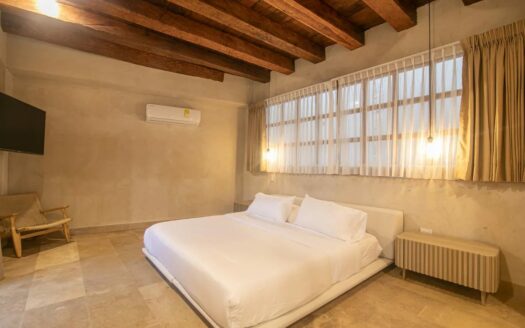 5 Bedroom Luxury Villa in Old City