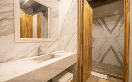 5 Bedroom Luxury Villa in Old City