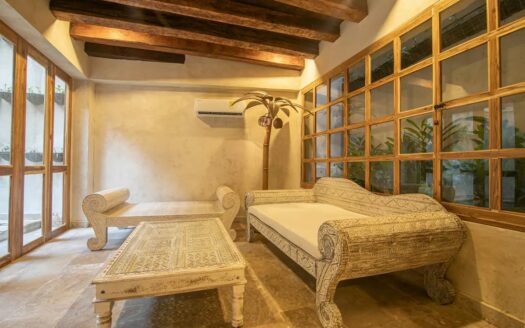 5 Bedroom Luxury Villa in Old City