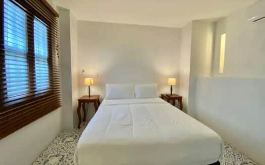 8 Bedroom Old City House with Jacuzzi & Rooftop