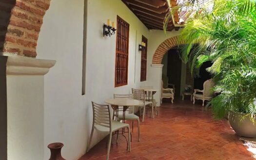 8 Bedroom Old City House with Jacuzzi & Rooftop