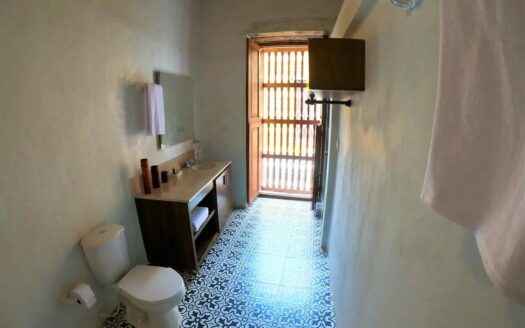 8 Bedroom Old City House with Jacuzzi & Rooftop