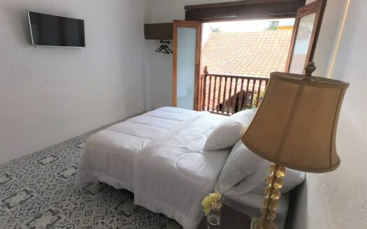 8 Bedroom Old City House with Jacuzzi & Rooftop