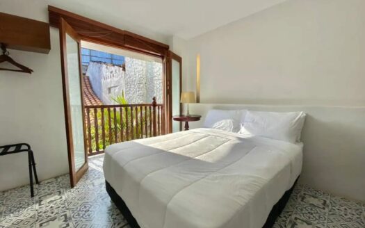 8 Bedroom Old City House with Jacuzzi & Rooftop