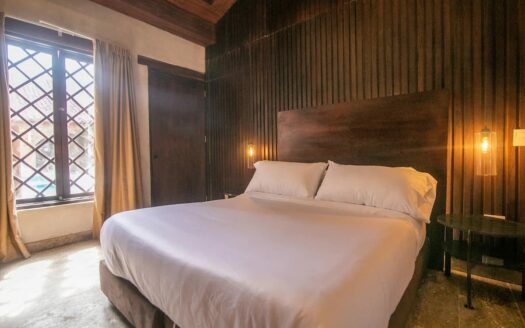 Luxury 5 Bedroom Villa Old City