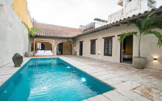 Luxury 5 Bedroom Villa Old City