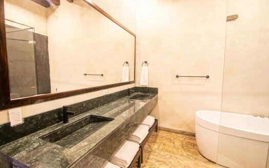 Luxury 5 Bedroom Villa Old City