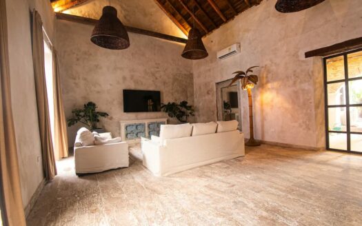 Luxury 5 Bedroom Villa Old City