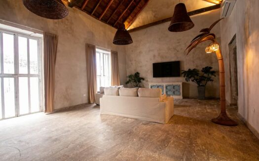 Luxury 5 Bedroom Villa Old City