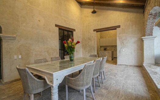 Luxury 5 Bedroom Villa Old City