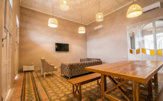 Luxury 5 Bedroom Mansion in Old City