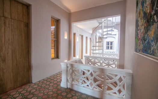 Luxury 5 Bedroom Mansion in Old City
