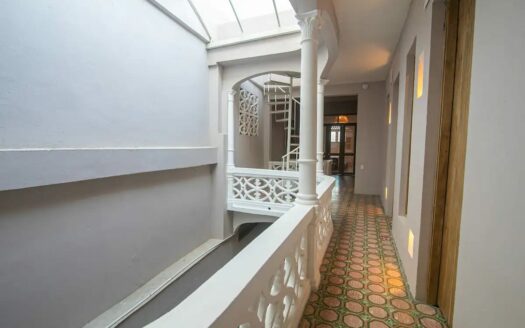 Luxury 5 Bedroom Mansion in Old City